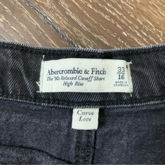 Abercrombie & Fitch Womens black the 90s cutoff relaxed high rise jean shorts 16 - Picture 3 of 5